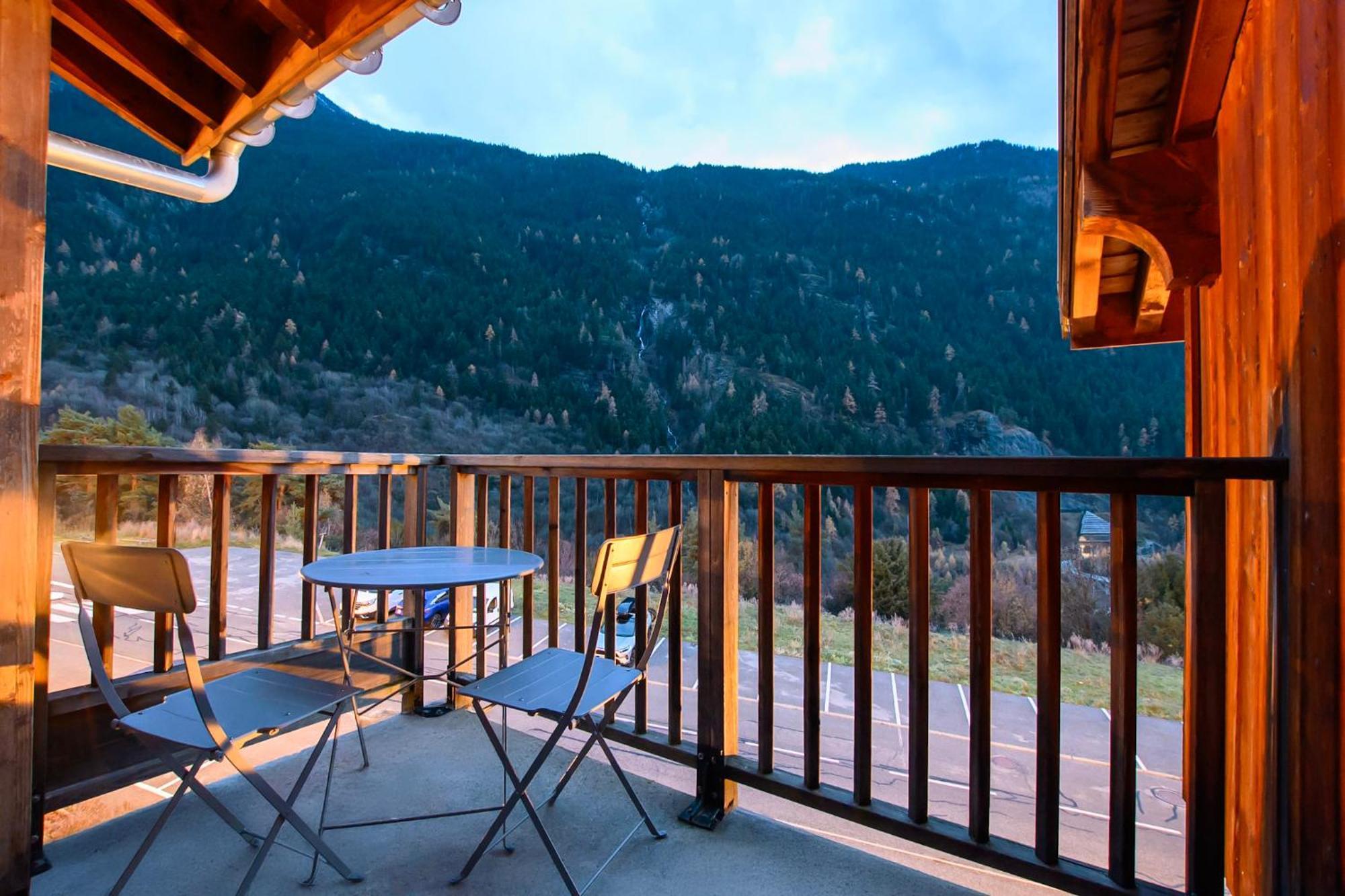 Cozyloge, Orelle & Les 3 Vallees エクステリア 写真